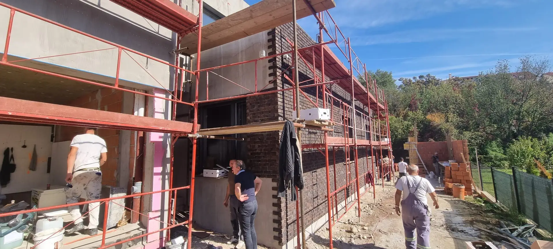 Obiteljska-kuca-Barutanski-jarak-Zavrsni radovi-izrada-fasade-postavljanje-klinkera-na-fasadu-izrada-glazure-postavljanje-keramike